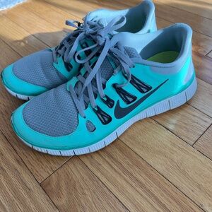 Nike Free Women's Turquoise/Green and Gray Athletic sneakers